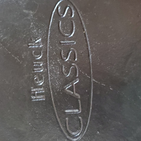 Heuck Cast Iron Vintage Classic Skillet Cornbread Wedge  approx 9", 8 slice - Picture 3 of 9